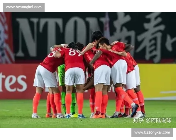 亚冠恒大对阵上港巅峰之战回顾攻防博弈与中超内战荣耀碰撞 亚冠恒大对阵上港巅峰之战回顾攻防博弈与中超内战荣耀碰撞